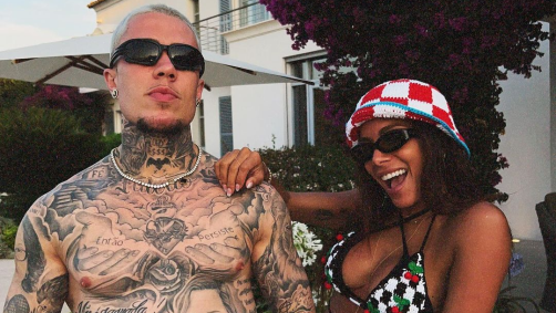 Artistas estão curtindo o verão europeu com outros amigos como Juliano Floss, Marina Sena, Bruna Griphao, Lexa e Álvaro Xaro