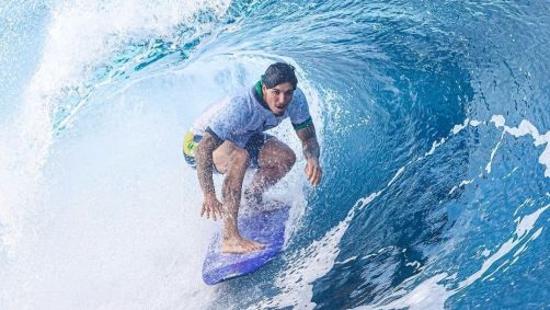 Gabriel Medina durante treino da equipe brasileira no Taiti