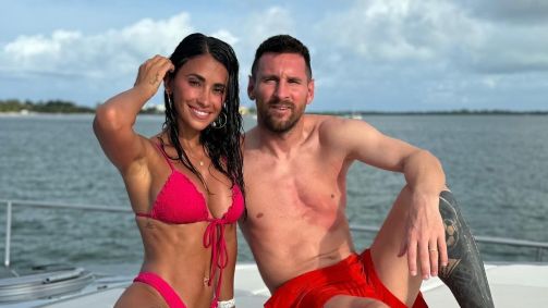 Messi e Antonela em passeio de lancha em Miami