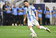 Argentina divulga escalação e atacante do Botafogo começa ao lado de Messi