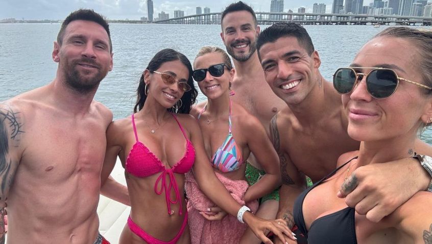 Messi, Antonela, Suárez, Sofia e amigos em passeio de lancha em Miami / Reprodução/Instagram Antonela Roccuzzo