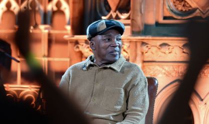 Milton Nascimento recebe homenagem em SP com Johnny Hooker