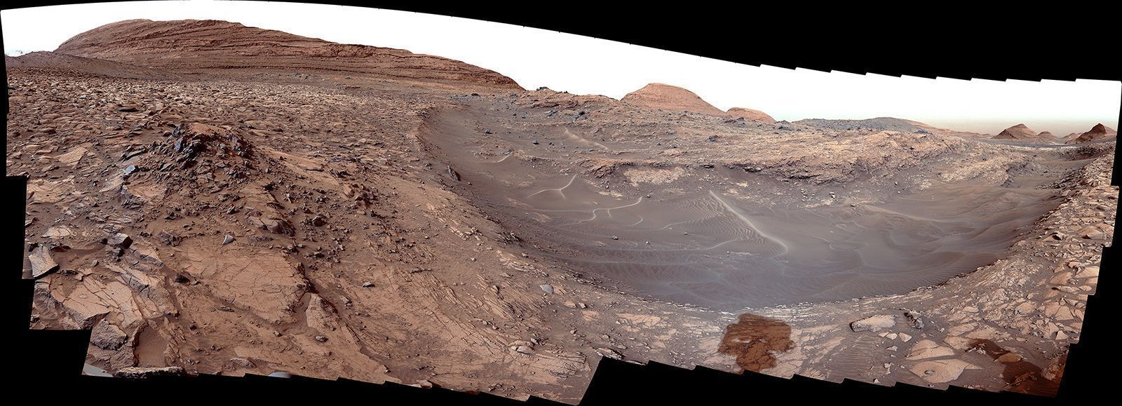 A Curiosity pesquisou o canal Gediz Vallis em 31 de março. Essa formação no Monte Sharp provavelmente foi formada por grandes inundações de água e detritos / NASA/JPL-Caltech/MSSS