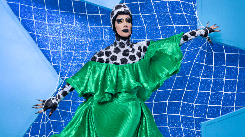 “Alguém que está tentando quebrar muitos silêncios e descobriu na drag uma possibilidade de falar”, se definiu durante a apresentação