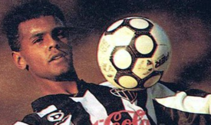 Moacir, ex-volante do Atlético-MG, morre aos 54 anos