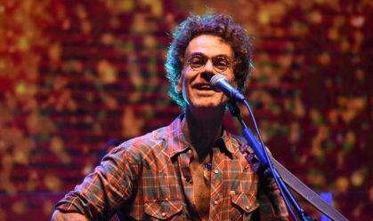 Nando Reis lança álbum de inéditas com quatro discos: "Vou contra a maré"