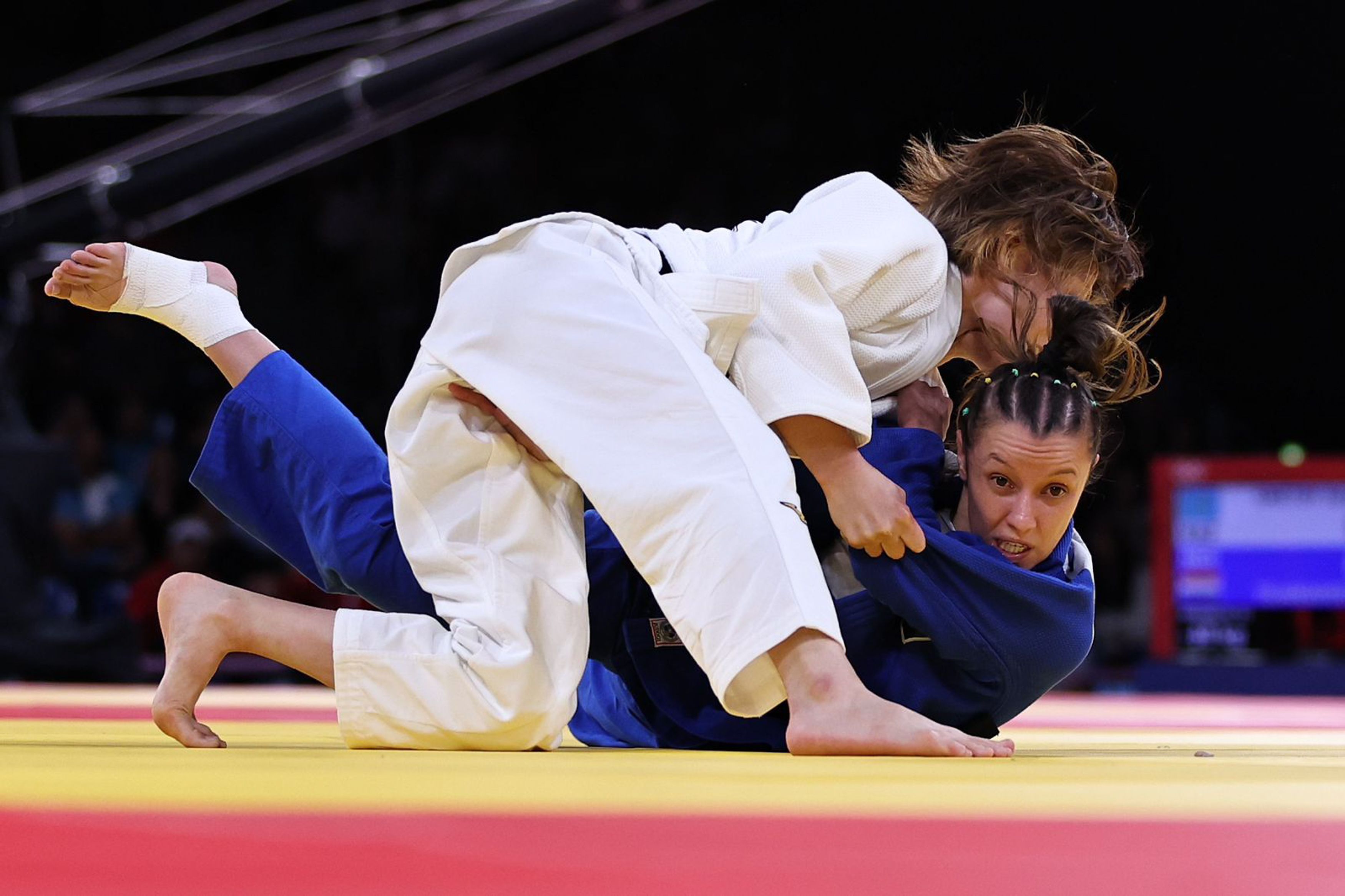 Natasha Ferreira foi finalizada pela japonesa Natsumi Tsunoda