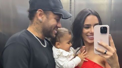 Após noite romântica com Biancardi, Neymar mostra Mavie "ligada no 220V" |  CNN Brasil