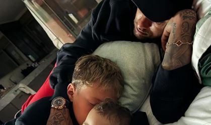 Neymar publicou foto com os filhos