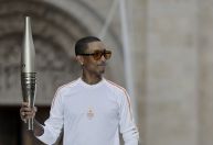Paris 2024: Pharrell Williams carrega Tocha Olímpica em dia de abertura