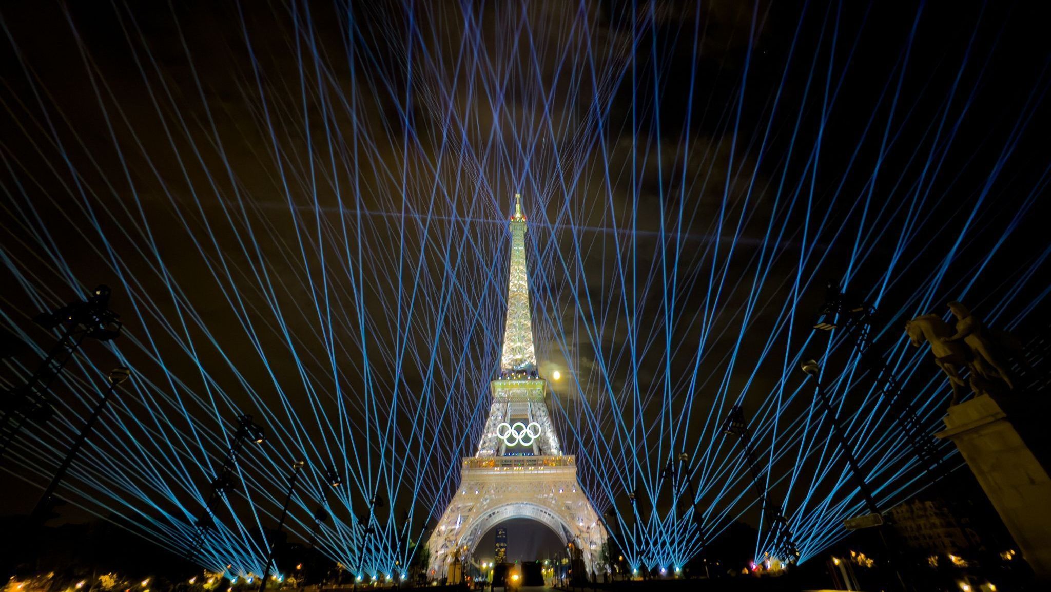Ensaio de luzes na Torre Eiffel para a Cerimônia de Abertura dos Jogos Olímpicos de Paris 2024