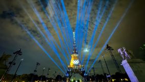 Ensaio de luzes na Torre Eiffel para a Cerimônia de Abertura dos Jogos Olímpicos de Paris 2024