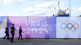 Policiais na véspera da Cerimônia de Abertura de Paris 2024