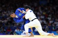 Paris 2024: Rafaela Silva perde o bronze no judô após duelo com japonesa