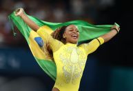 Rebeca Andrade doa collant usado em Paris para museu nos EUA