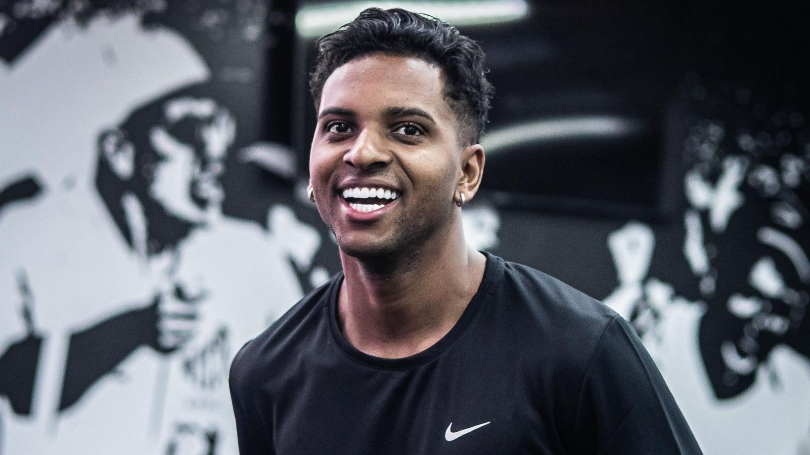 Rodrygo visita CT do Santos