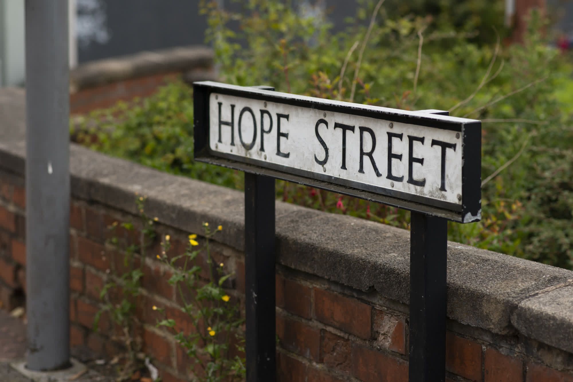 Hope Street em Hanley, onde muitos negócios foram fechados / Sarah Tilotta/CNN