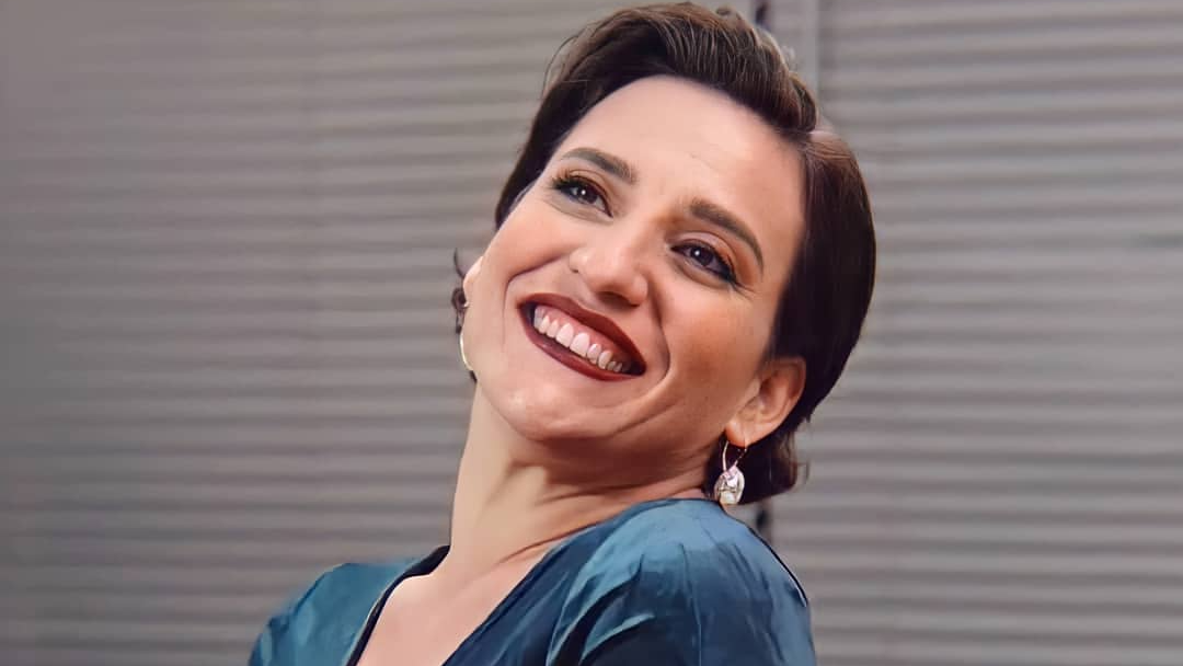 Conhecida por seu trabalho como a personagem Ariela em “Cheias de Charme”, a artista começou a carreira como bailarina e participando de musicais até entrar no ramo de novelas na Rede Globo