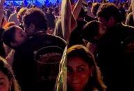 Sophie Charlotte e Xamã são vistos aos beijos em festival no Rio