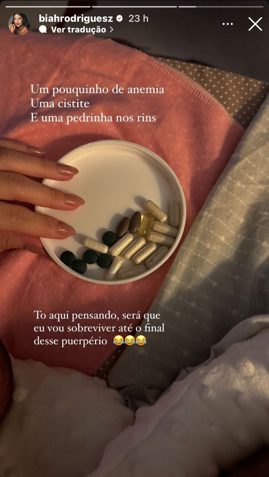 Biah Rodrigues mostrou medicamentos para tratar seus problemas de saúde / Instagram/Biah Rodrigues