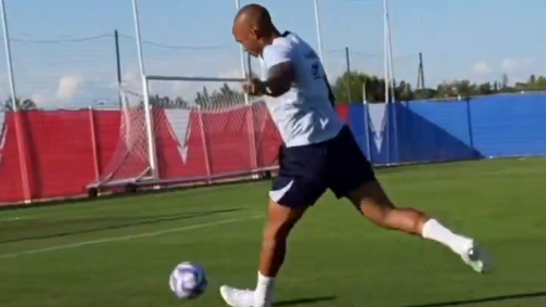 Henry em treino da seleção olímpica masculina da França