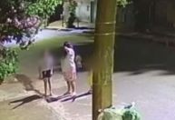 Vídeo: mulher agride criança por tocar campainha e sair correndo em Goiás