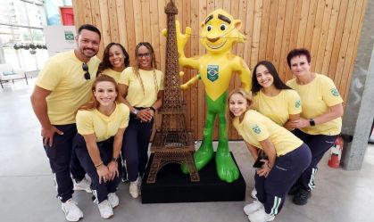 Equipe de Ginástica Artística na base do Time Brasil em St Ouen