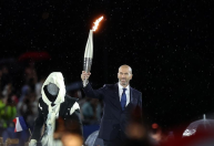 Paris 2024: Tocha Olímpica não apaga na chuva; entenda o porquê