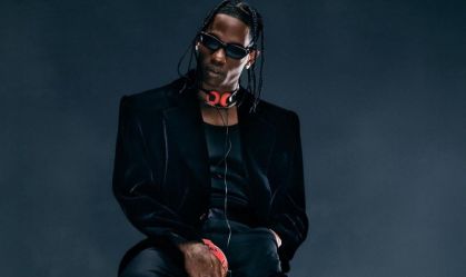 Coachella 2025 terá Travis Scott, Green Day e Charli XCX neste sábado (12)