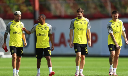 Jogadores uruguaios em treino do Flamengo