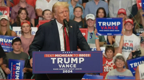 Donald Trump durante comício no Michigan