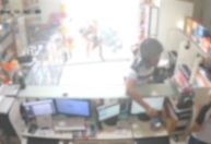 Homem tenta matar ex-namorada a tiros em MG após ser bloqueado no WhatsApp