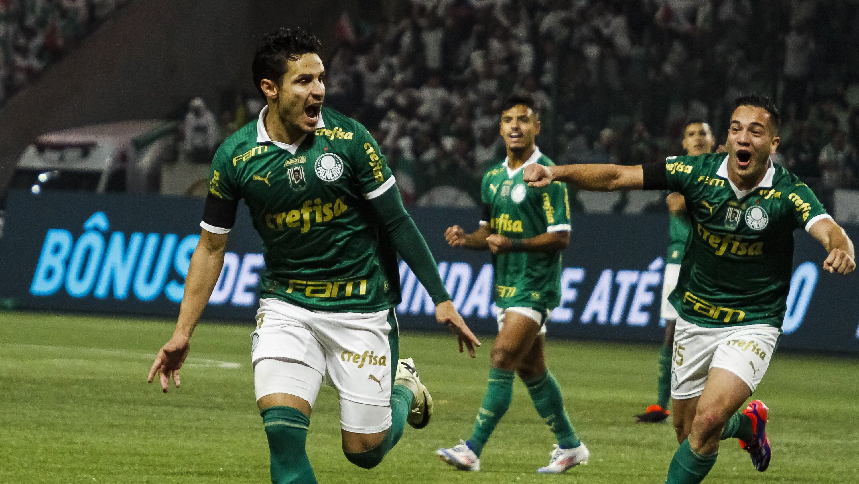 Raphael Veiga foi o protagonista do Derby nesta segunda-feira (1)