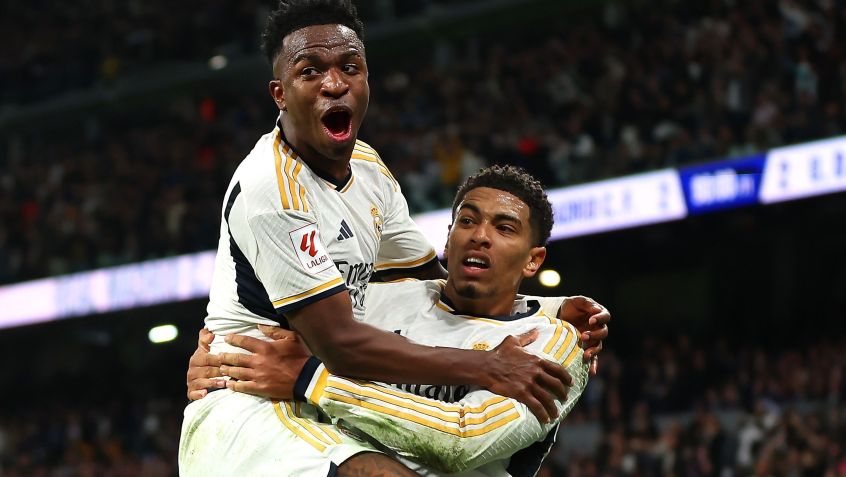 Vini Jr e Bellingham comemoram gol do Real Madrid • Florencia Tan Jun/Getty Images