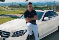 Influencer Vitor Belarmino, que matou noivo atropelado, se entrega no RJ