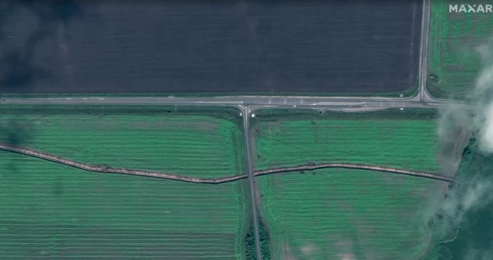 Imagens de satélite mostram que a Rússia construiu linhas de trincheiras na região de Kursk
