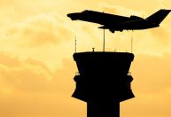 "Tô arrepiado": ouça áudios de pilotos reportando avistamento de OVNIs no Brasil