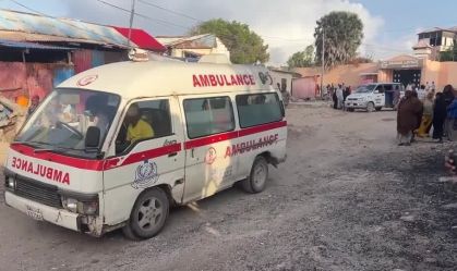 Ao menos 32 pessoas morrem após ataque com homem-bomba em restaurante de praia na capital da Somália