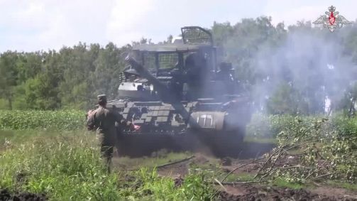 Rússia envia tanques para a área da fronteira de Kursk após invasão ucraniana.