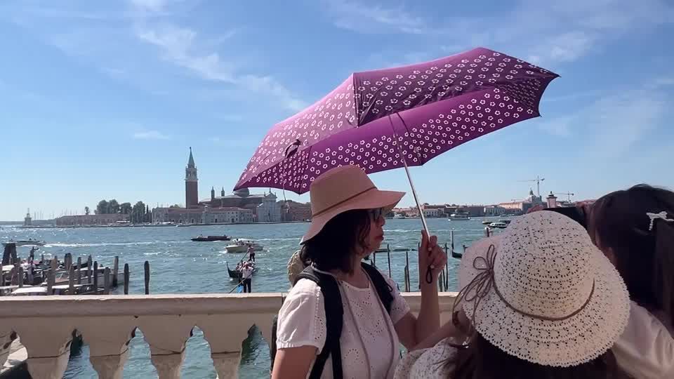 Tourists in Rome and Venice brace for high temperatures as heatwave hits Italy