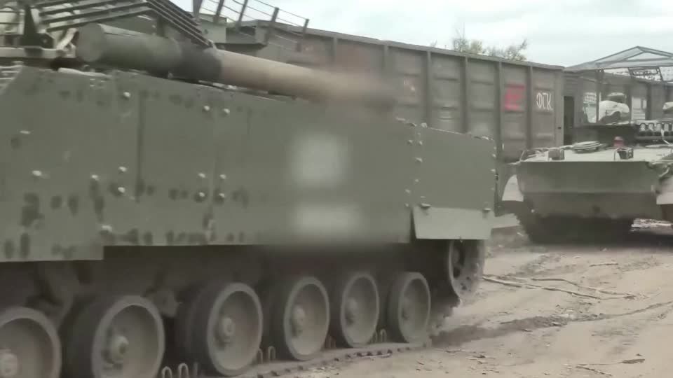 Russia reinforces defenses as Ukraine claims gaining ground in Kursk Region