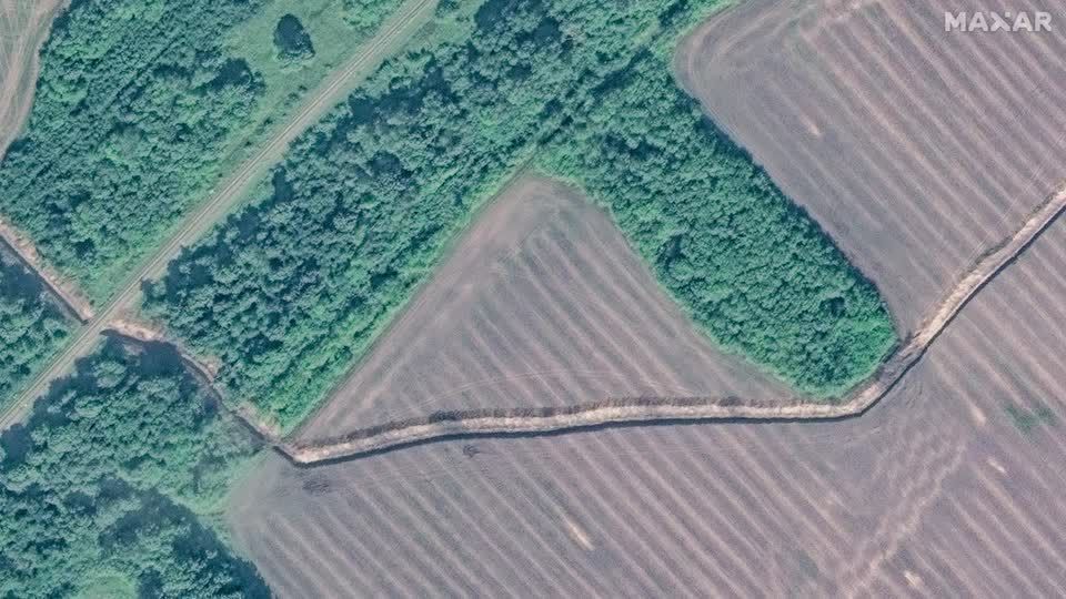 Imagens de satélite mostram que a Rússia construiu linhas de trincheiras na região de Kursk