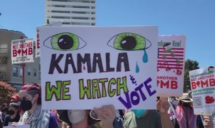 Grupos pró-palestinos se reúnem em manifestação na cidade natal de Kamala Harris