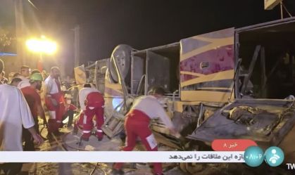 Ônibus com peregrinos muçulmanos capota no Irã e deixa 28 mortos