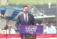 Vance: democratas são movidos pelo “ódio contra Trump” e não pelo amor aos EUA