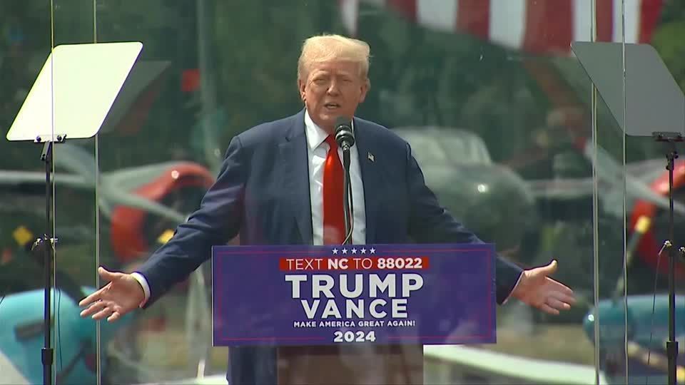 Trump holds outdoor event, accuses Biden of inflating job figures