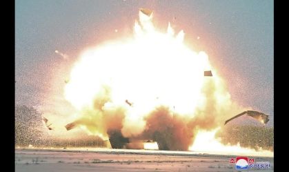 Kim Jong-un supervisiona testes de "drones suicidas"