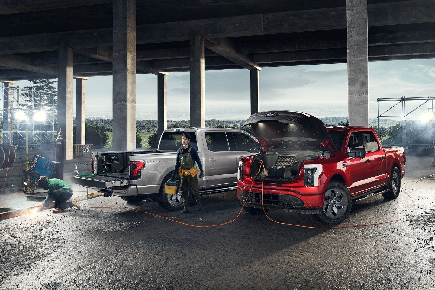 Com o Ford Pro Power Onboard, a F-150 é capaz de alimentar diversos equipamentos | Foto: Ford/Divulgação