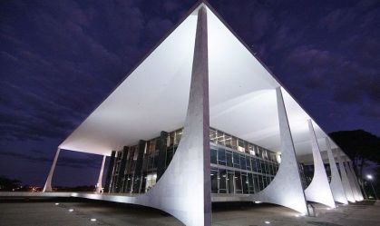 Análise: STF arbitra conflito fiscal, mas crise política segue