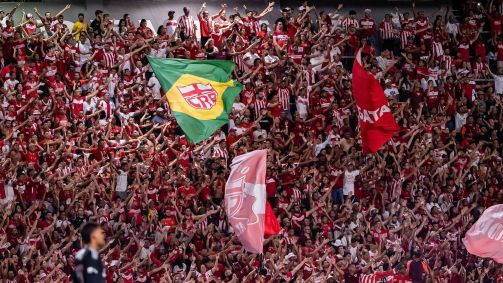 Torcedores do CRB no estádio Rei Pelé